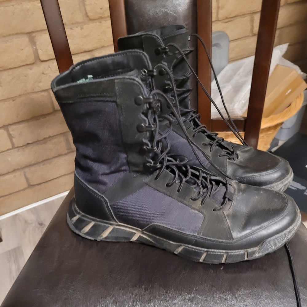Oakley boots